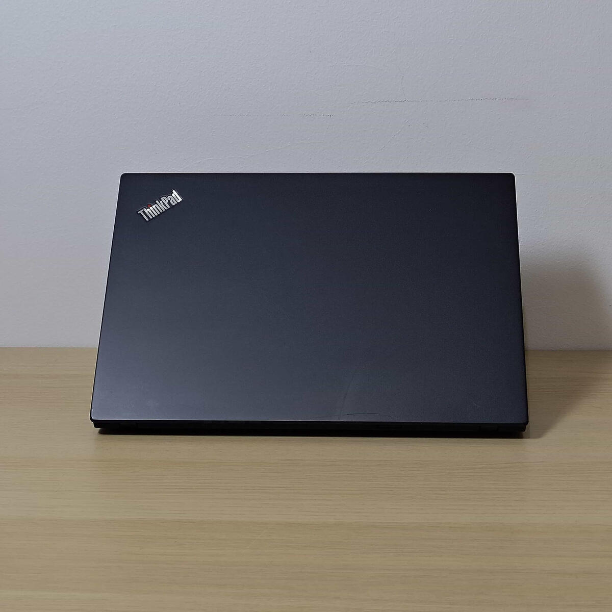 Lenovo Thinkpad T490s Belakang Tengah Butik Laptop